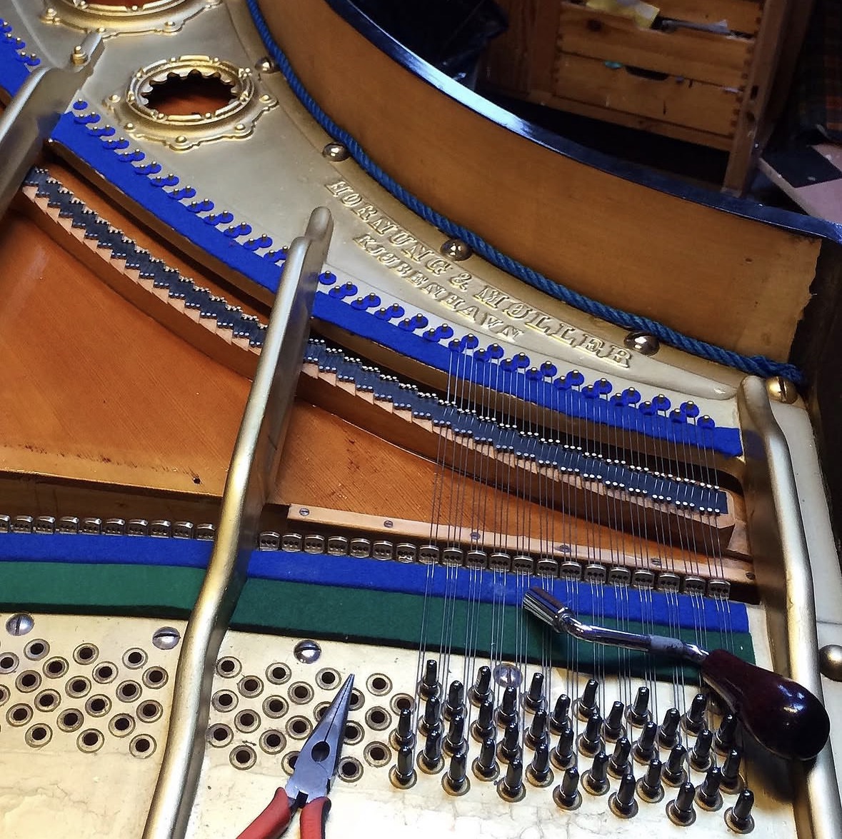 Klaverstemmer Renovering Klaverstemmer piano klaver Frankfurth DenGodeStemning